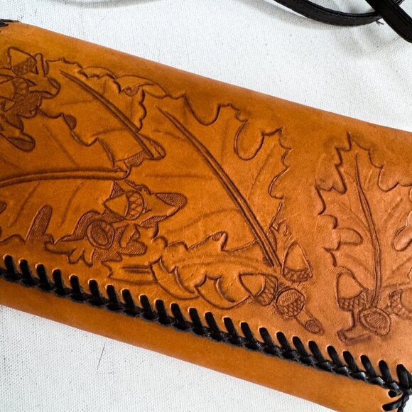 Vintage Leather Hand Tooled Leaf Acorn Print Wallet on A strap Crossbody - Picture 2 of 10